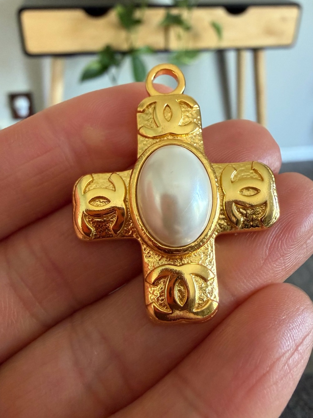 CHANEL Gold-Tone Cross zipper pull stamped Pendant